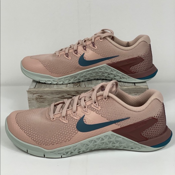 Nike Shoes - NWT Nike Metcon 4 Particle Beige